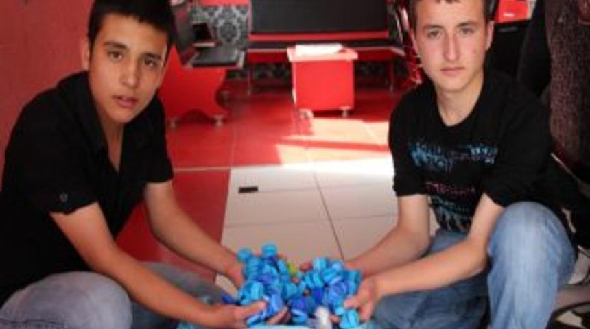 Engellilere Tekerlekli Sandalye I&ccedil;in 10 Bin 525 Kapak Biriktirdiler