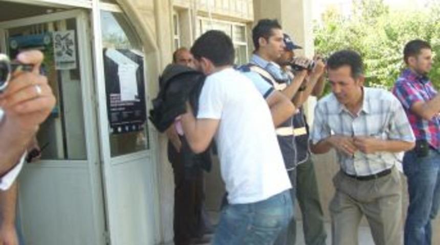 Habur Sınır Kapısı&rsquo;nda R&uuml;şvet Operasyonu: 7'si Asker 20 G&ouml;zaltı