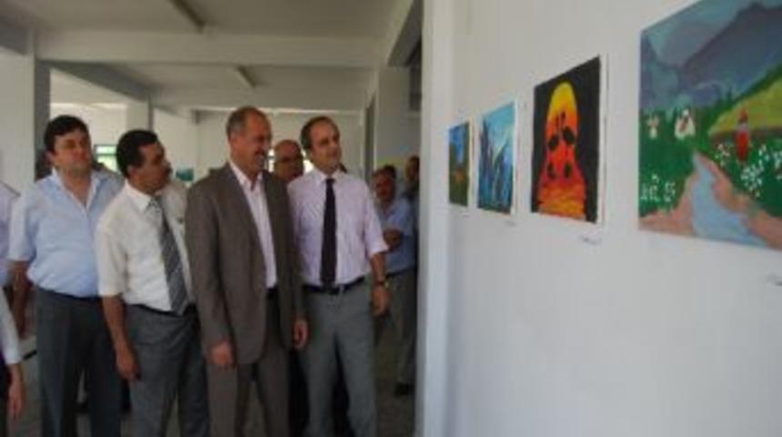 Kula &Ouml;ğretmen Lisesi'nden Resim Sergisi