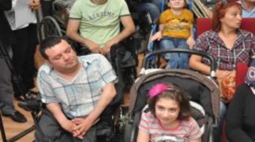 Şişe Kapakları Engelliler I&ccedil;in Mutluluğa D&ouml;n&uuml;şt&uuml;