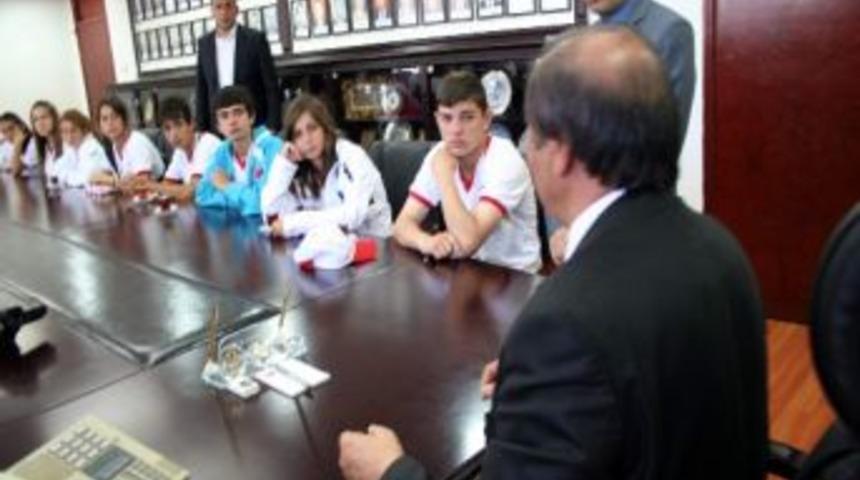 Kars Valisi&rsquo;nde &Ouml;ğrencilere Nasihat