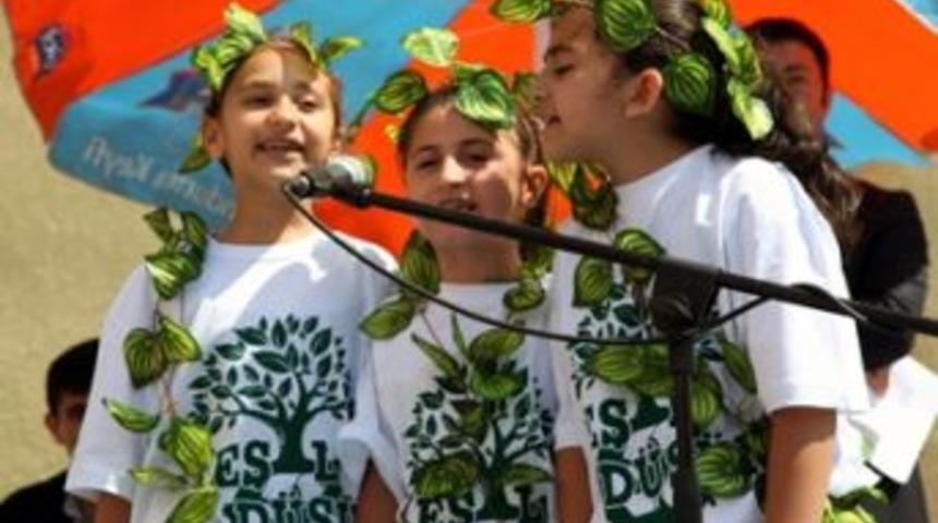 Çocuklar çevre için yürüdü