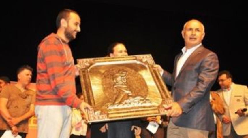 Tiyatro’nun Yıldız’larından muhteşem oyun…