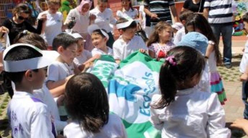 Minik &Ouml;ğrencilerden B&uuml;y&uuml;klere &Ccedil;&ouml;p Dersi