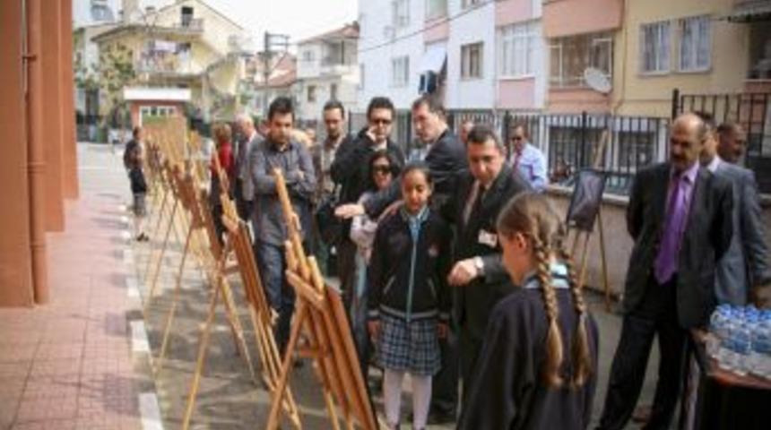 Mudanya'da &lsquo;Griye Veda, Renklere Merhaba&rsquo; Sergisi