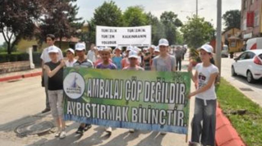 &Ccedil;evre G&uuml;n&uuml; Kartepe&rsquo;de de Kutlandı