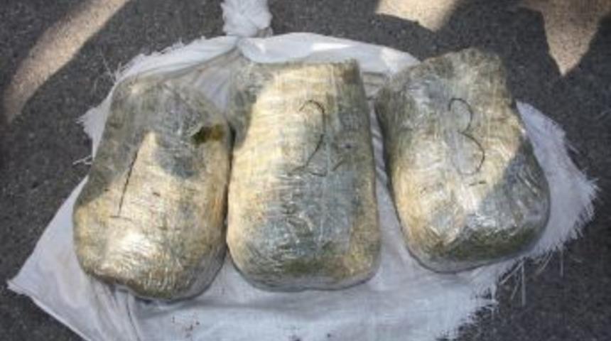 12 Kilogram Uyuşturucu Ile Yakalanan Iki Kişi Tutuklandı