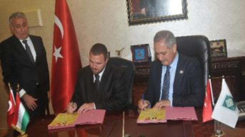 Osmaniye&rsquo;ye Macaristan&rsquo;dan Kardeş Şehir