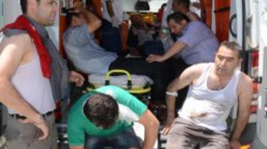 Mobilya Fabrikasındaki Yangında 20'ye Yakın Iş&ccedil;i Zehirlendi