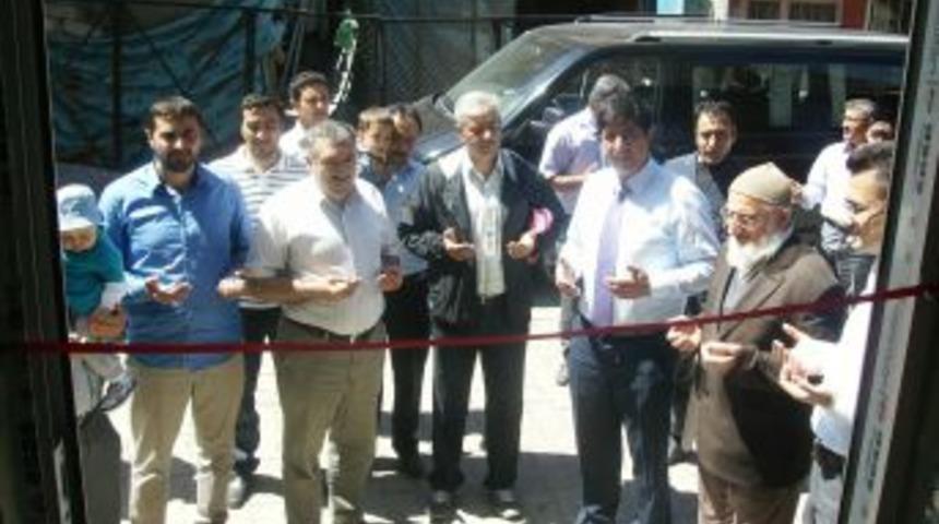 Pasinler'de Refia Hanım Derneği Kermes Açtı