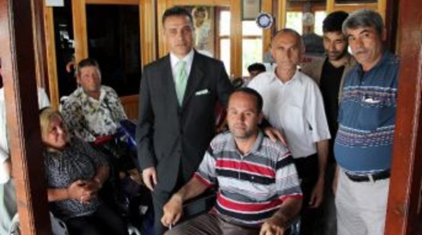 Sakatlar Derneğine Tekerlekli Sandalye Yardımı