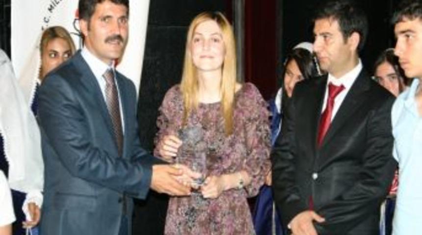 Erzincan&rsquo;ın Yıldızları &Ouml;d&uuml;llendirildi