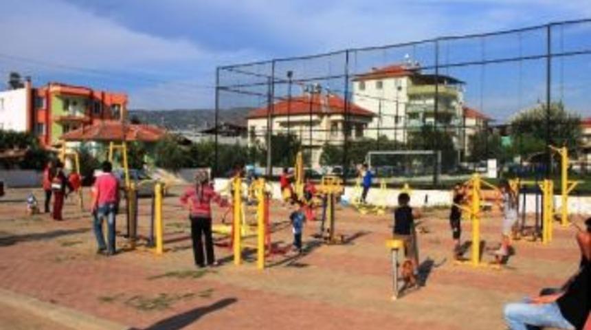 Sarıg&ouml;ll&uuml; Vatandaşlar A&ccedil;ık Havada Spor Yapıyor