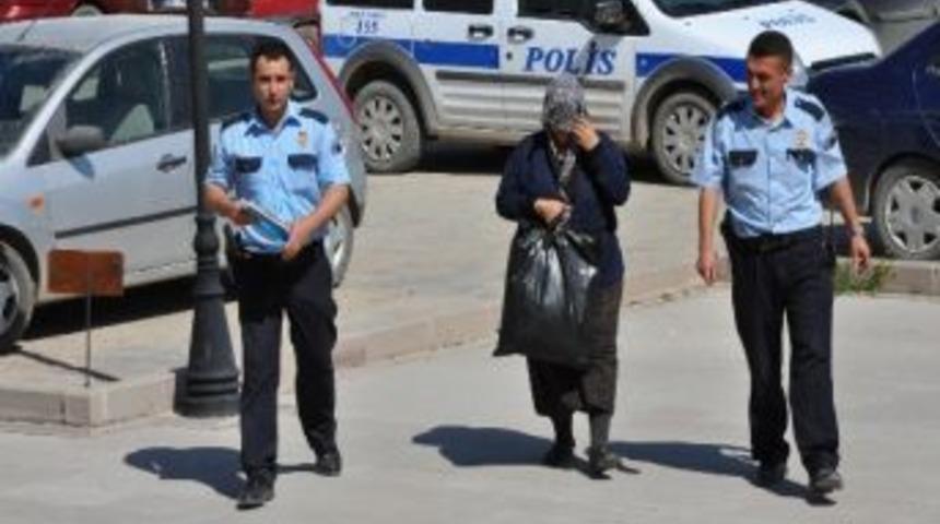 Yerk&ouml;y&rsquo;de Kapka&ccedil;&ccedil;ı Kadın Yakalandı