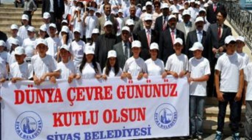 D&uuml;nya &Ccedil;evre G&uuml;n&uuml;&rsquo;nde &Ouml;ğrenciler Y&uuml;r&uuml;y&uuml;ş D&uuml;zenledi