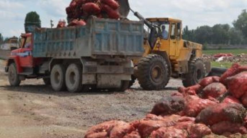 Alaca Belediyesi&rsquo;nden Soğan Temizliği