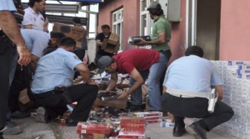 Durdurulan Kamyonda 50 Bin Paket G&uuml;mr&uuml;k Ka&ccedil;ağı Sigara Ele Ge&ccedil;irildi