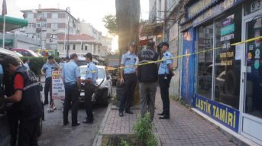 Fatih'te Birkişi Bı&ccedil;aklanarak &Ouml;ld&uuml;r&uuml;ld&uuml;