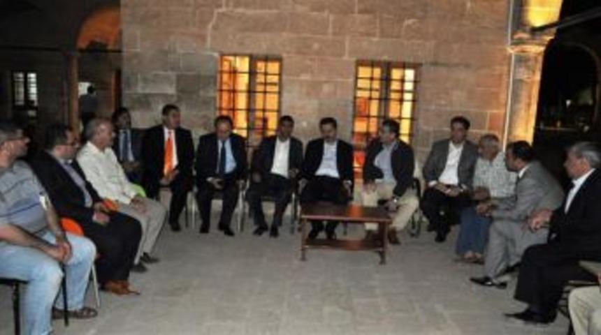 Bakan &Ccedil;elik, &Ouml;nen, Vali TYB&rsquo;de