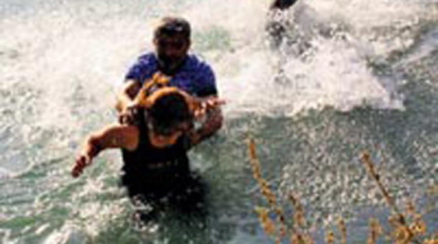 Tiyatro uğruna intihar etmeye kalktı