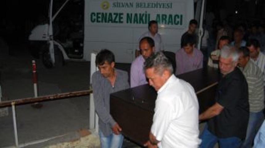 Kozanlı Arıcılar Kaza Yaptı: İki &Ouml;l&uuml;