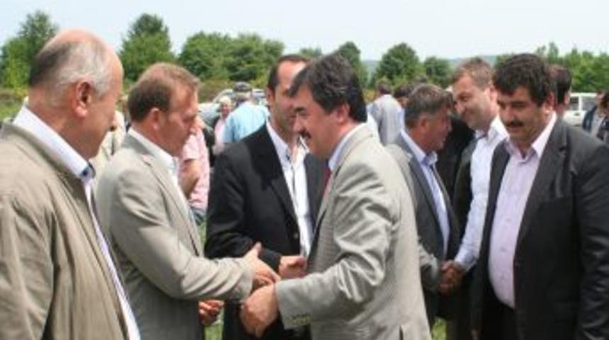 Milletvekili Hamarat Yenikent'te Pikniğe Katıldı