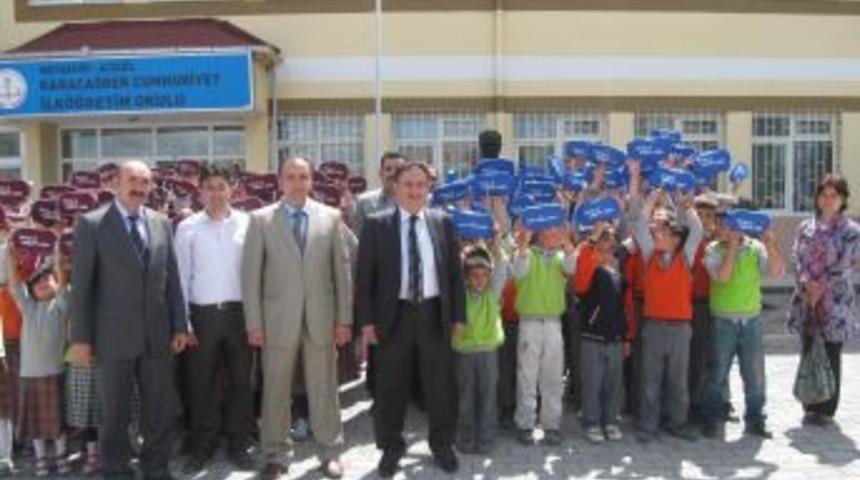 &Ouml;ğrencilere &Uuml;cretsiz Temizlik Seti Dağıtıldı