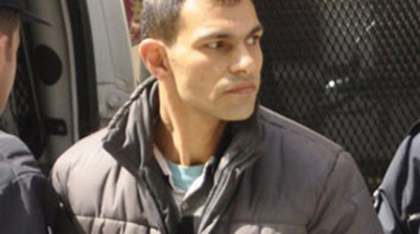 Yeğenine tecav&uuml;z etti