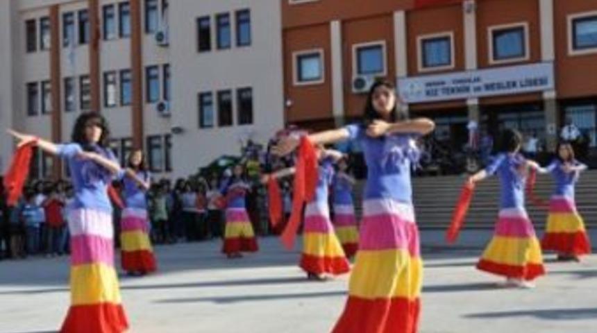 Mersin&rsquo;de g&ouml;z kamaştıran kermes