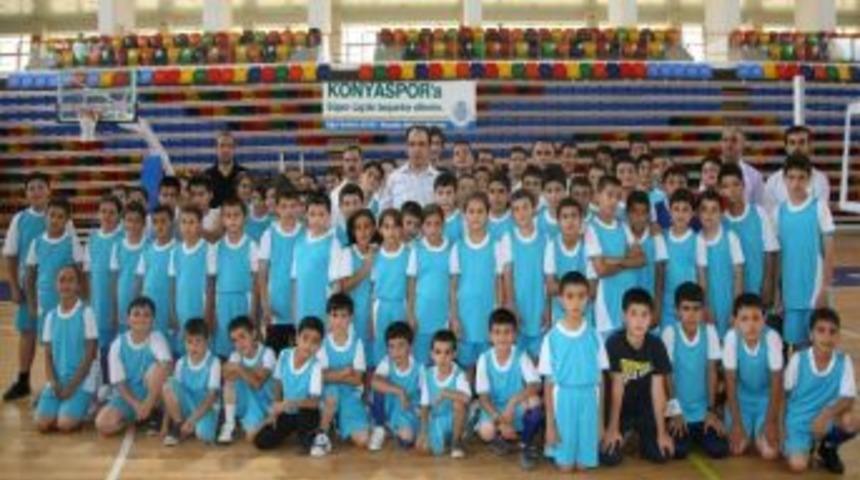 Sel&ccedil;uklu Belediyespor Kul&uuml;b&uuml; &Ouml;ğrencilerini Bekliyor