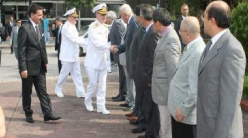 Deniz Kuvvetleri Komutanı Oramiral Murat Bilgel Kocaeli Valisi Topaca'yı Ziyaret Etti