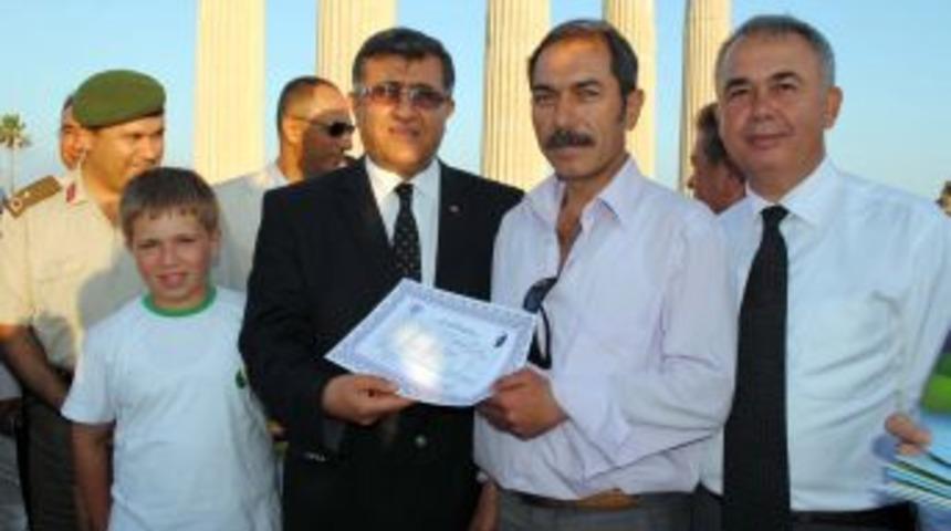 Esnafa, Apollon Tapınağı'nda M&uuml;şteri Memnuniyeti Belgesi