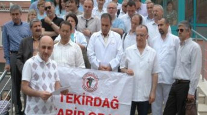 Doktorlardan Doktora Şiddete Kınama