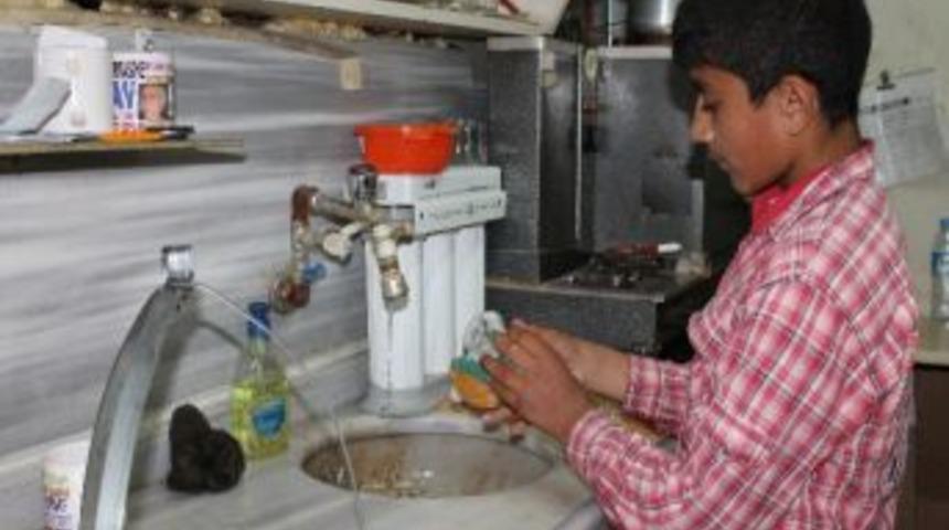 Bilgisayar Hayaline Kavuşmak İ&ccedil;in 14 Yaşında İşe Başladı