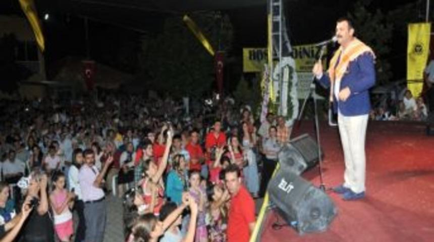 8. Belenbaşı Kiraz Festivalinde H&uuml;seyin Turan Coşkusu