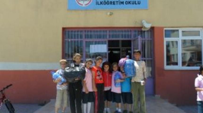 &Ouml;ğrenciler Engelliler İ&ccedil;in Plastik Kapak Topladı