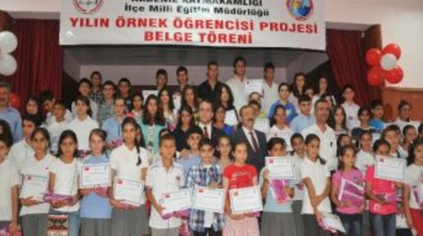 &Ouml;rnek &Ouml;ğrenciler &Ouml;d&uuml;llendirildi
