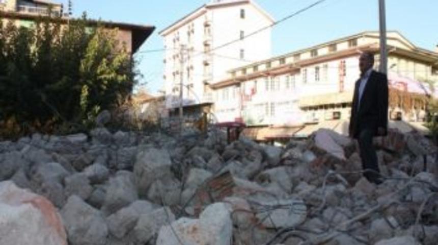 Yunus Emre Kent Meydanı İhaleye &Ccedil;ıkıyor