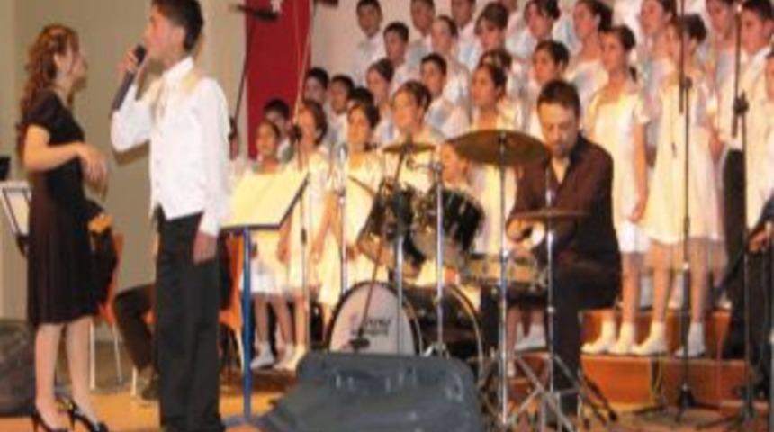 'Doğuyorum Korosu' 19 Dilde D&uuml;nyaya Seslenmeye Hazırlanıyor