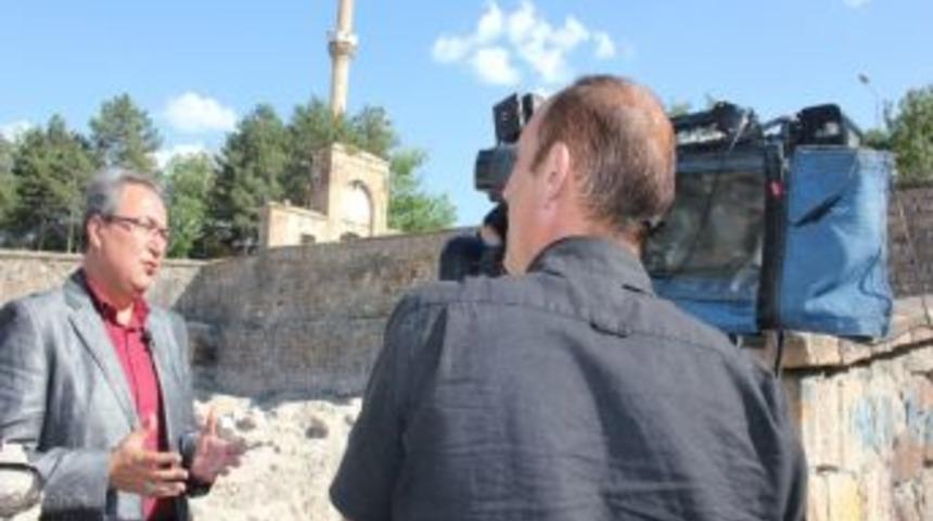 &Uuml;nver, Avaz Tv&rsquo;de Değişen Nevşehir&rsquo;i Anlattı