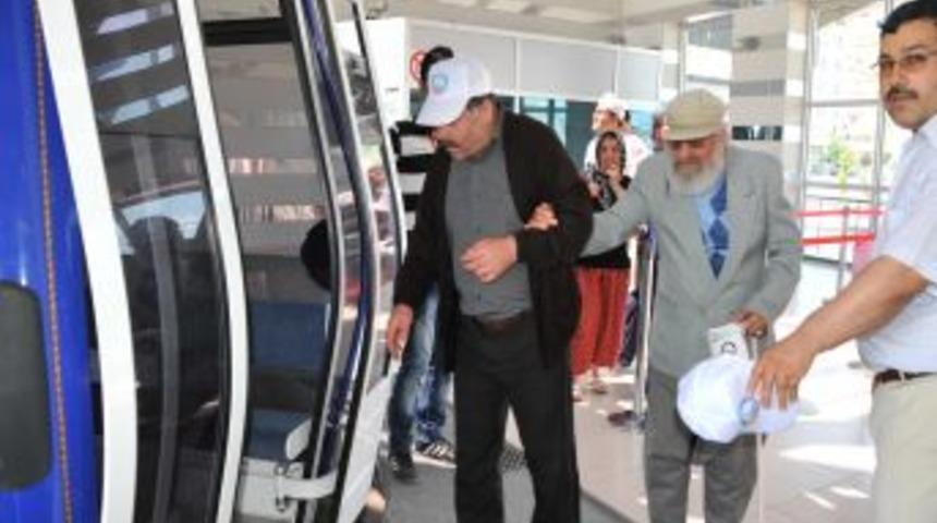 Huzurevi Sakinleri Teleferik Keyfi Yaşadı
