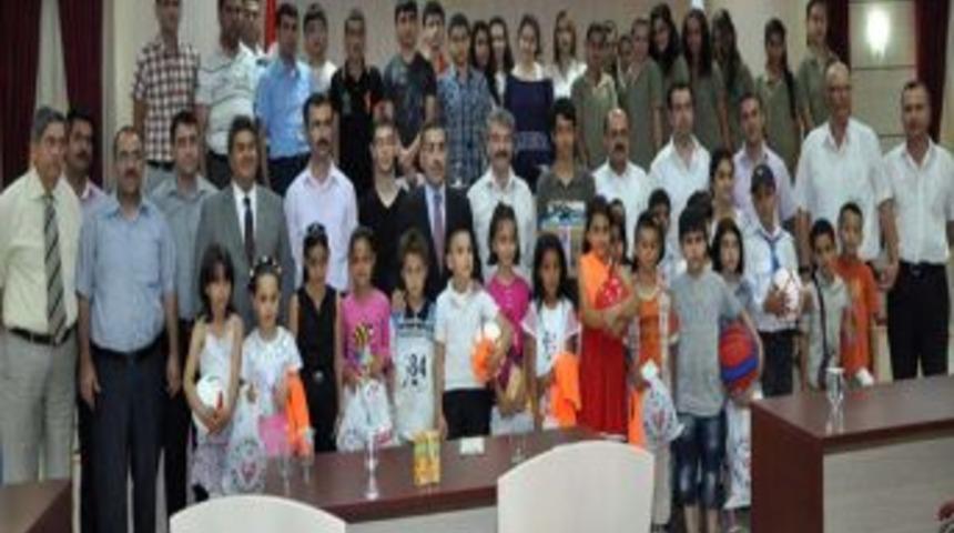 En Fazla Atık Pil Toplayan Okullar &Ouml;d&uuml;llendirildi
