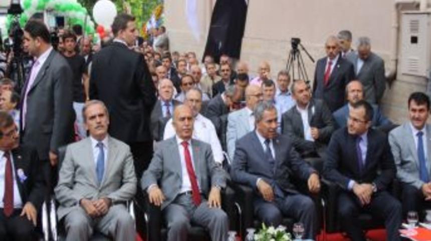 Arın&ccedil;&rsquo;tan Medya Patronlarına Tepki