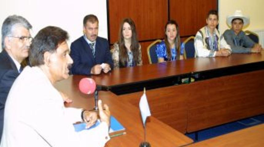 BM Temsilcisi: T&uuml;r&ccedil;e Sevdalıları, D&uuml;nyanın Aydınlık Geleceğini Temsil Ediyor