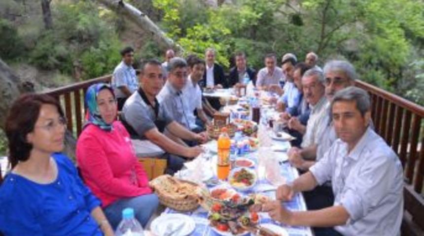 Kozan Kent Konseyi Y&uuml;r&uuml;tme Kurulu Dağılcak'ta Toplandı