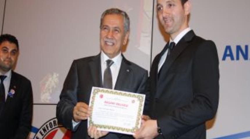 Arın&ccedil;: Karako&ccedil;, Taceddin Dergahı'na Defnedilecek