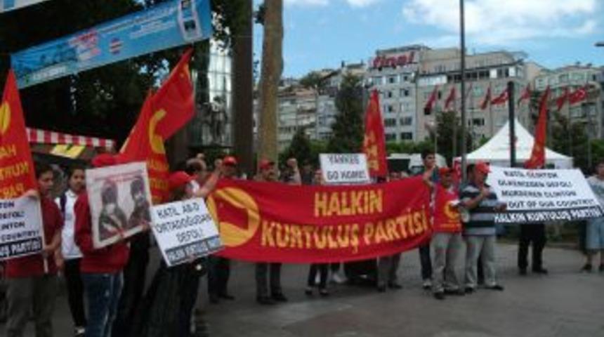 Ter&ouml;rizmle M&uuml;cadele Toplantısı Sırasında Clinton Protestosu