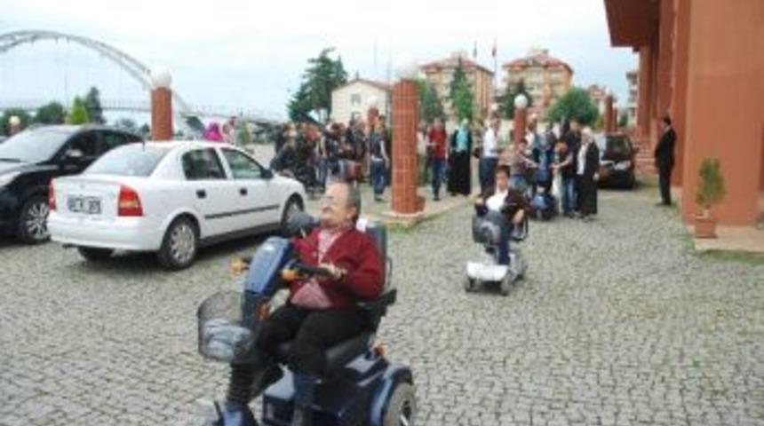 Gurbet&ccedil;i Hayırseverlerden Engellilere Ak&uuml;l&uuml; Ara&ccedil;