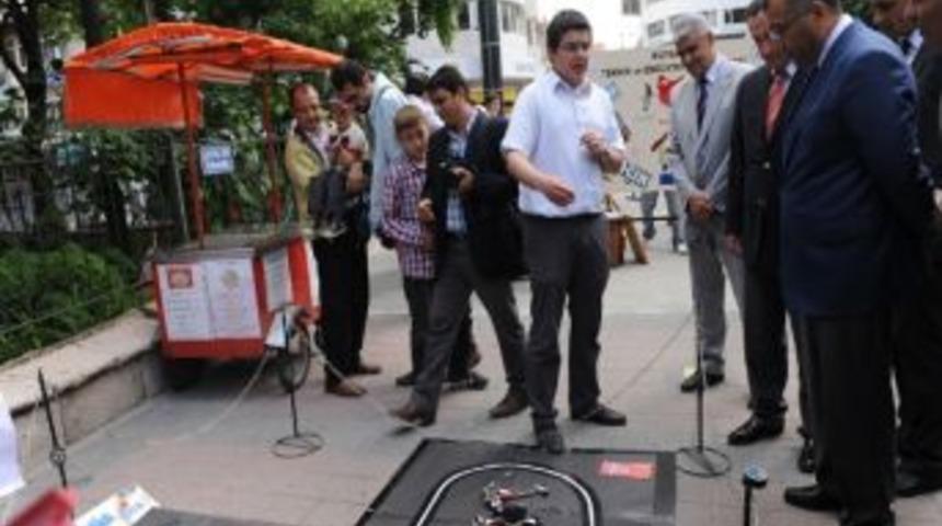 &Ouml;ğrencilerin Tasarladığı &Uuml;r&uuml;nler Sergilendi