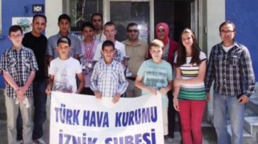T&uuml;rk Hava Kurumu şampiyonadan 2 kupayla d&ouml;nd&uuml;